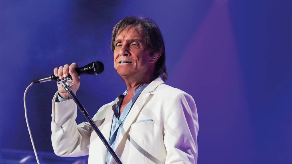 Roberto Carlos apresenta o show Eu Ofereço Flores na Barra