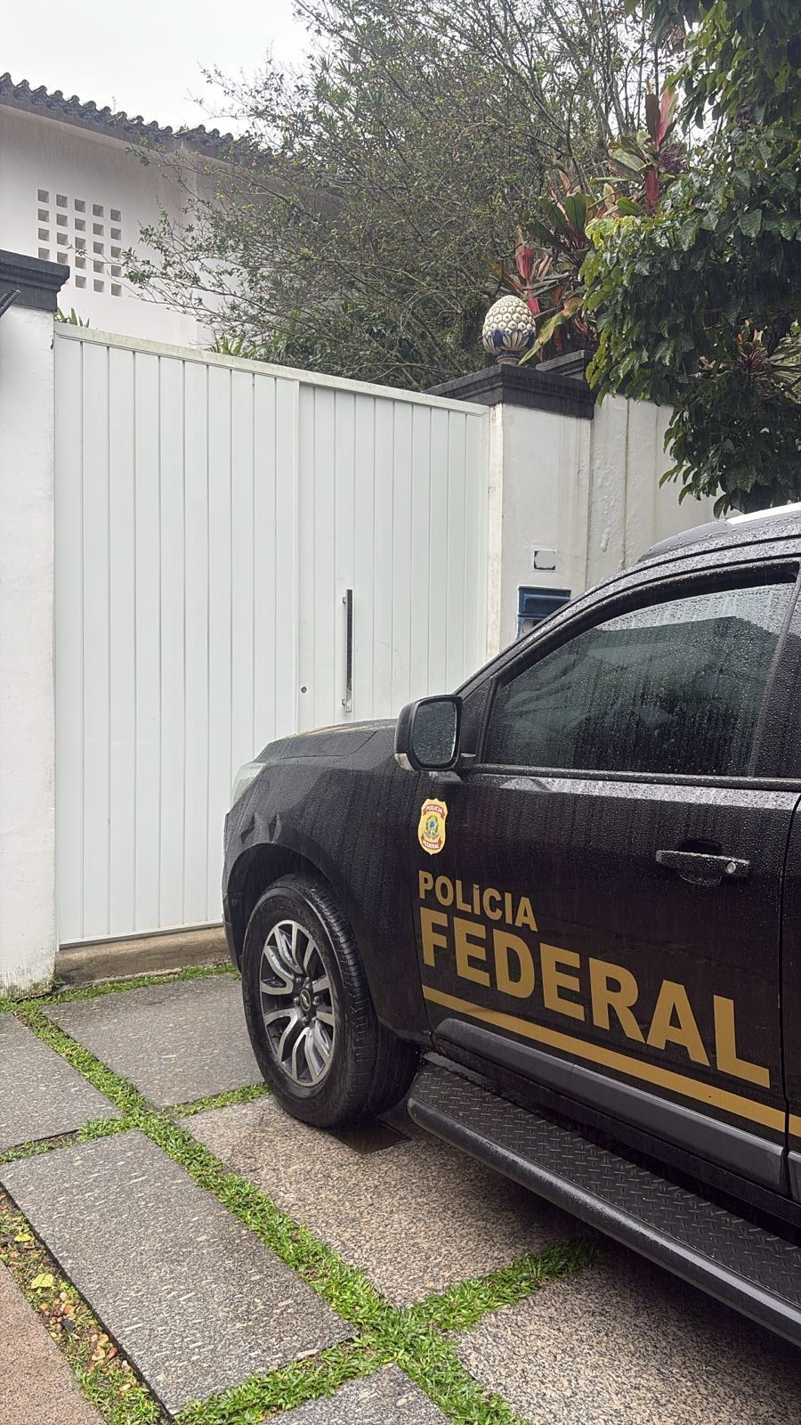 Quebra de rotina: presença da PF esquenta o clima no Jardim Pernambuco