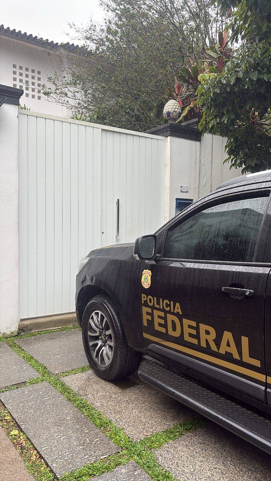 Quebra de rotina: presença da PF esquenta o clima no Jardim Pernambuco
