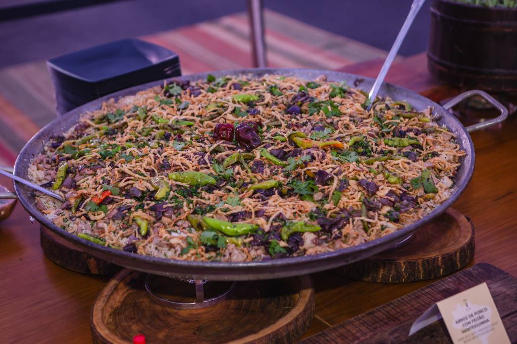 No bufê da área VIP do Rock in Rio, os vipões só querem saber de… Arroz