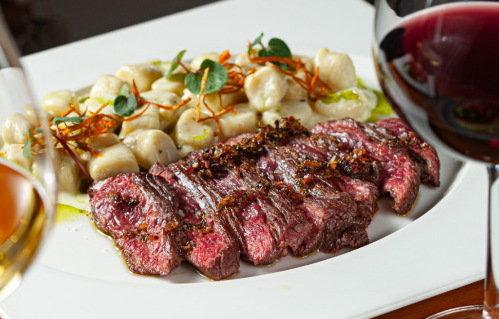 Novidades deliciosas: jantar a quatro mão no Dois de Fevereiro e mais