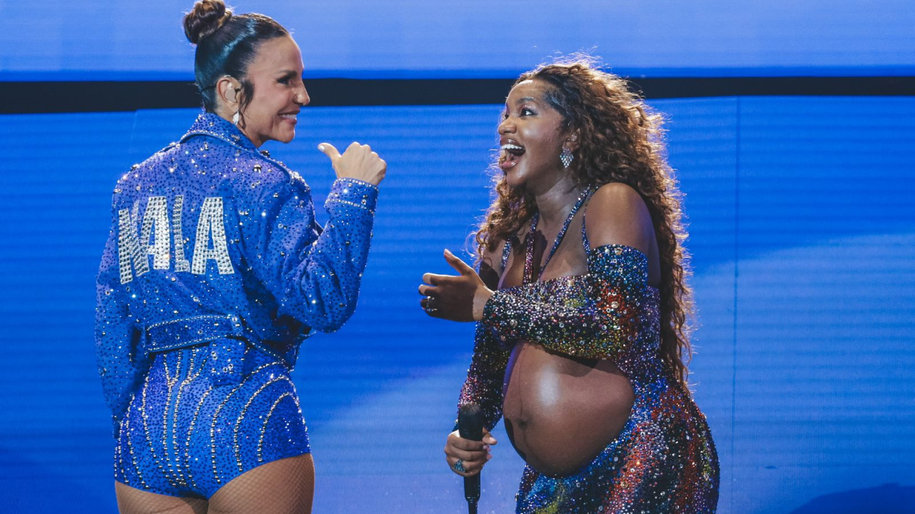 Ivete e Iza: dueto no palco