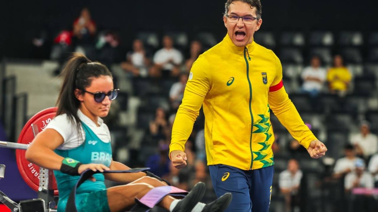 Lara Lima conquista bronze no halterofilismo
