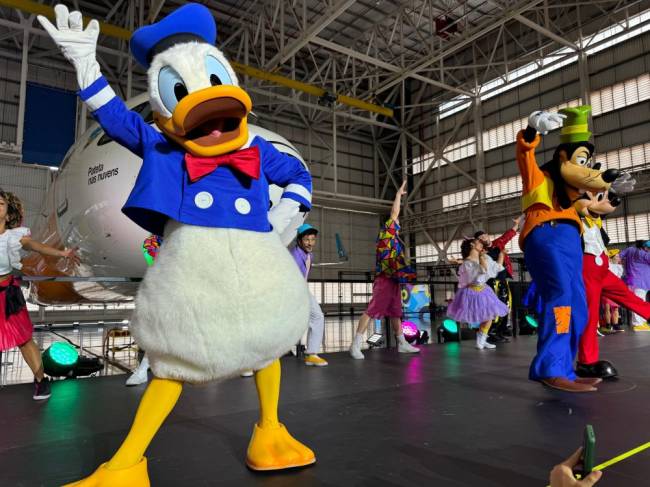 evento novo aviao pateta azul e disney evento novo aviao pateta azul e disney