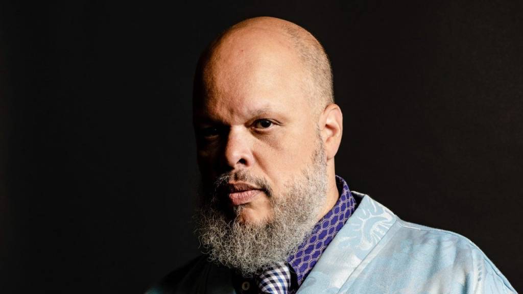 Ed Motta e Orquestra MPB Jazz apresentam releituras de músicas do artista