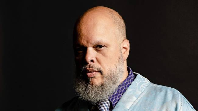 Ed Motta e Orquestra MPB Jazz apresentam releituras de músicas do artista
