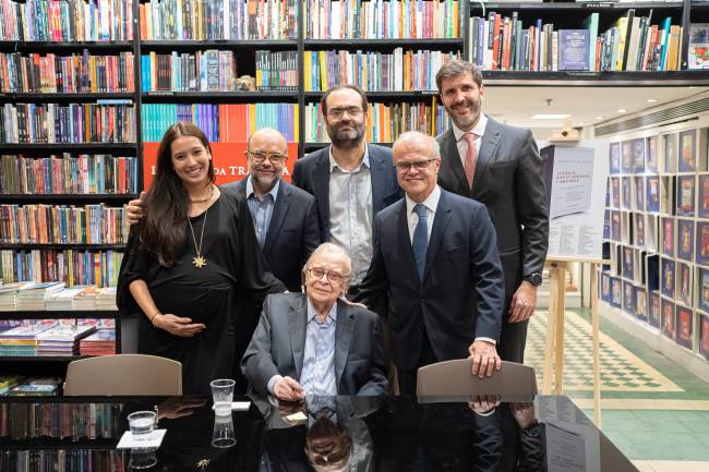 Fernanda Mitsuya, Luiz Claudio Salles Cristofaro, Pedro Paulo Salles Cristofaro, Julian Chediak, Caio Machado Filho com o homenageado Pedro Paulo Cristofaro