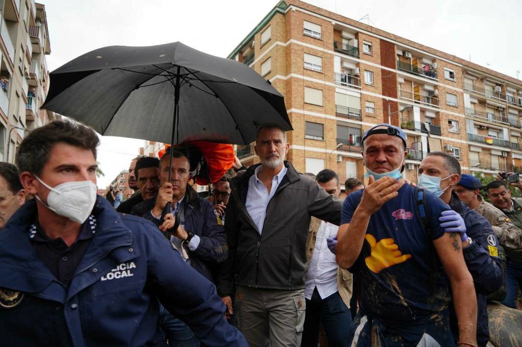 Rei da Espanha ameaçado: que político carioca enfrentaria o povo? 