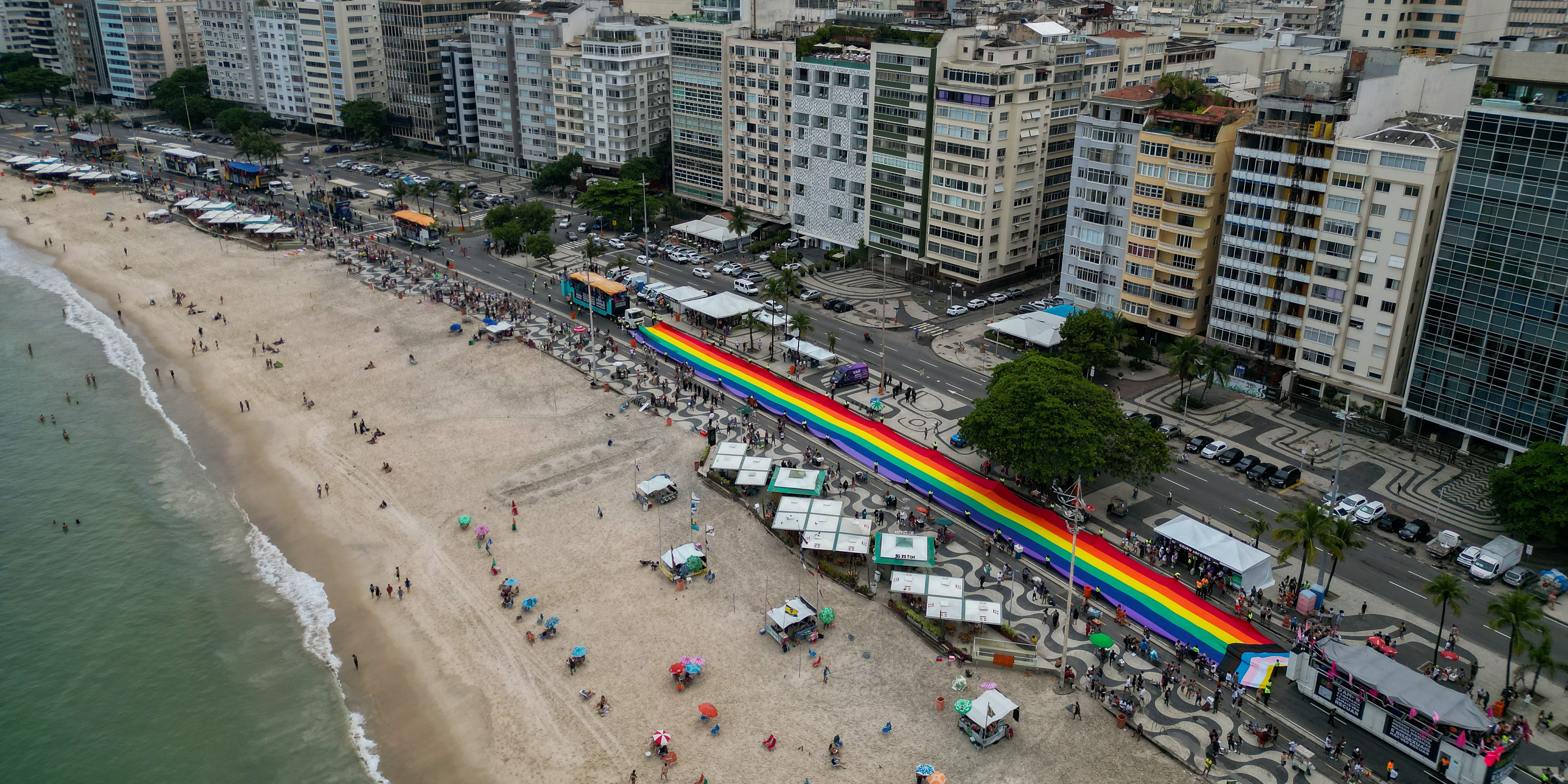 As atrações da 29ª Parada do Orgulho LGBT na Praia de Copacabana