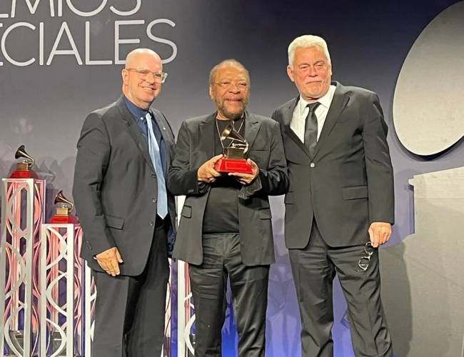 martinho-da-vila-e-homenageado-no-latin-grammy-1000×770.jpg martinho-da-vila-e-homenageado-no-latin-grammy-