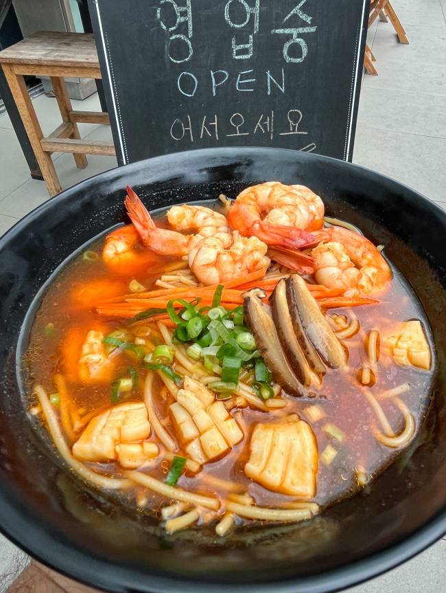 ryu-coreano-seafodd-noodle