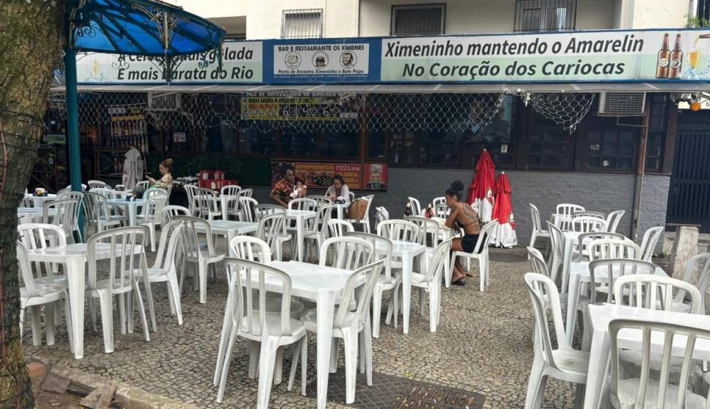Bar Ximeninho substitui cadeiras após relatos de ataques de percevejos