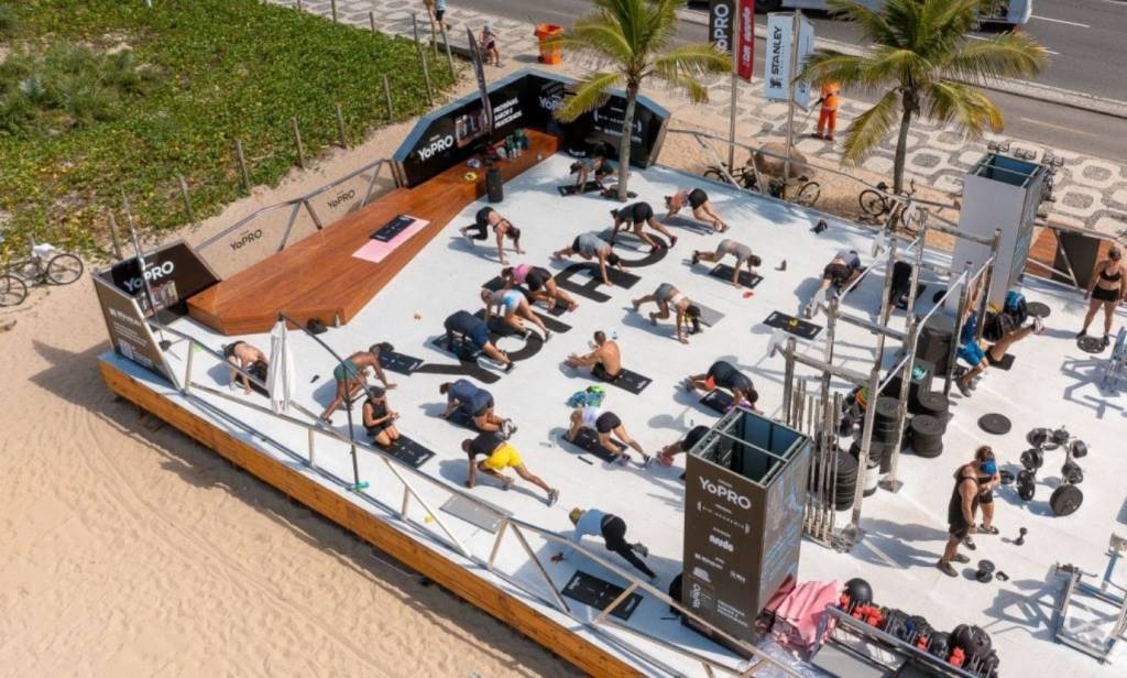 Academia gratuita na praia de Ipanema tem visual mas poucos aparelhos