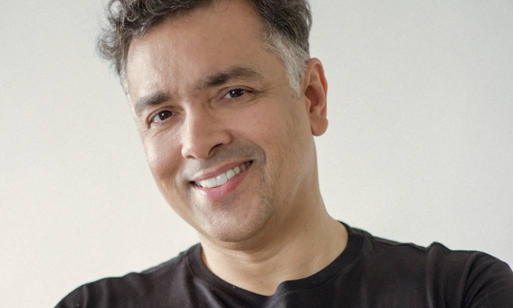 Rodrigo Fagundes é o convidado de Suzy Brasil para espetáculo QComédia