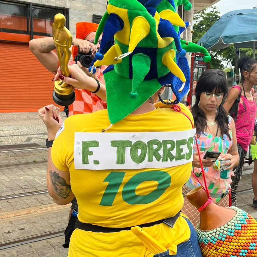 fernanda torres craque brasil fernanda-torres-craque-camisa-brasil