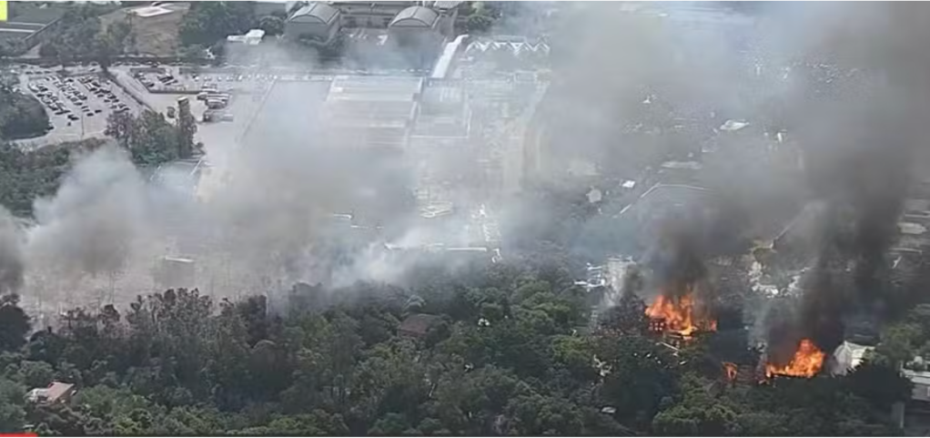 Os prejuízos do incêndio em cidade cenográfica nos Estúdios Globo