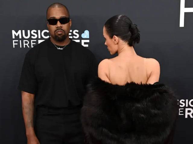 Nudez no Grammy: e se fosse nos moldes cariocas, na Sapucaí? 