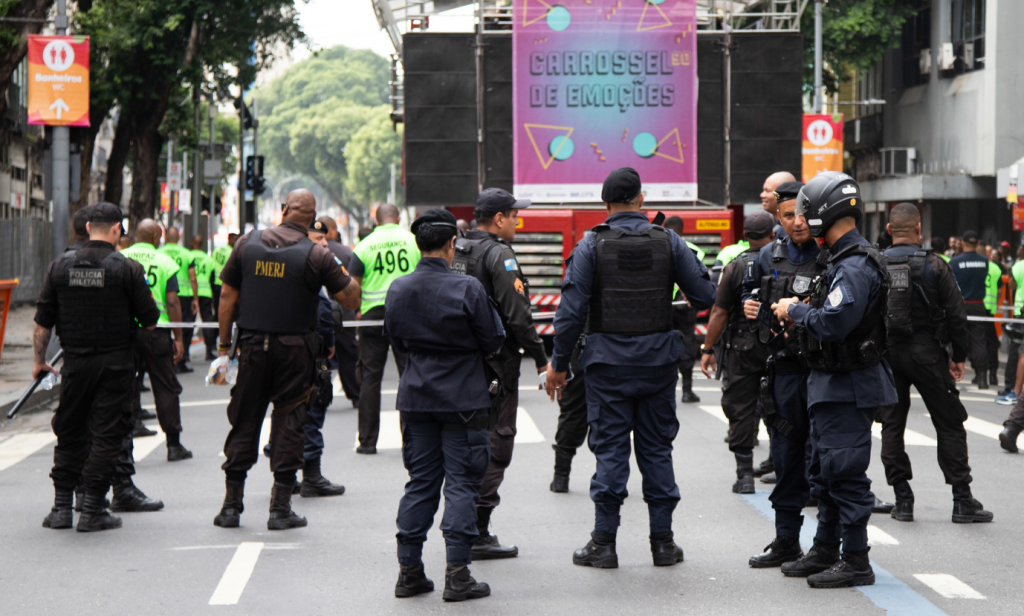 Embaixada dos EUA emite alerta para turistas que virão pro carnaval