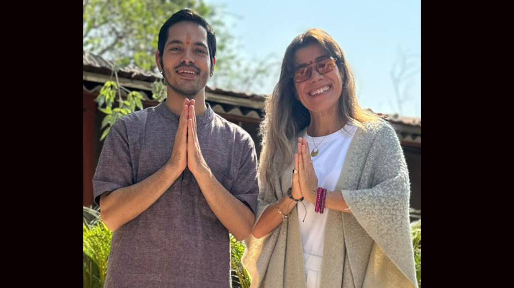 Carioca entrevista mestre iogue Ram Dass em retiro na Índia