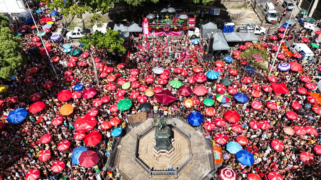 Fim de semana pré-Carnaval atrai mais de 350 000 pessoas às ruas da cidade