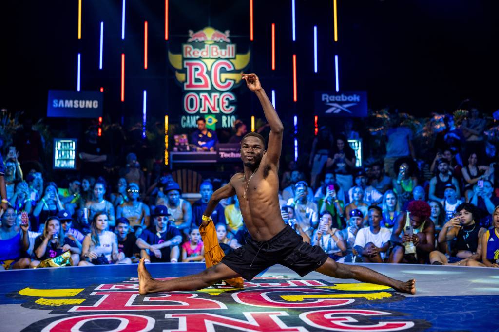 Batalhas em trio embalam salto criativo e interativo do passinho