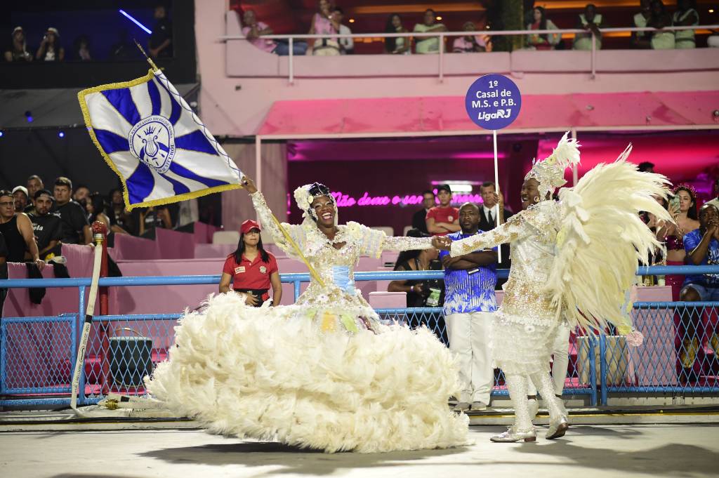 Acadêmicos de Niterói vence Série Ouro e vai para o Grupo Especial em 2026