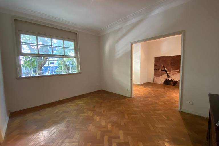 Apartamento de Renato Russo: são três quartos em espaço amplo e nobre em Ipanema Apartamento de Renato Russo: são três quartos em espaço amplo e nobre em Ipanema