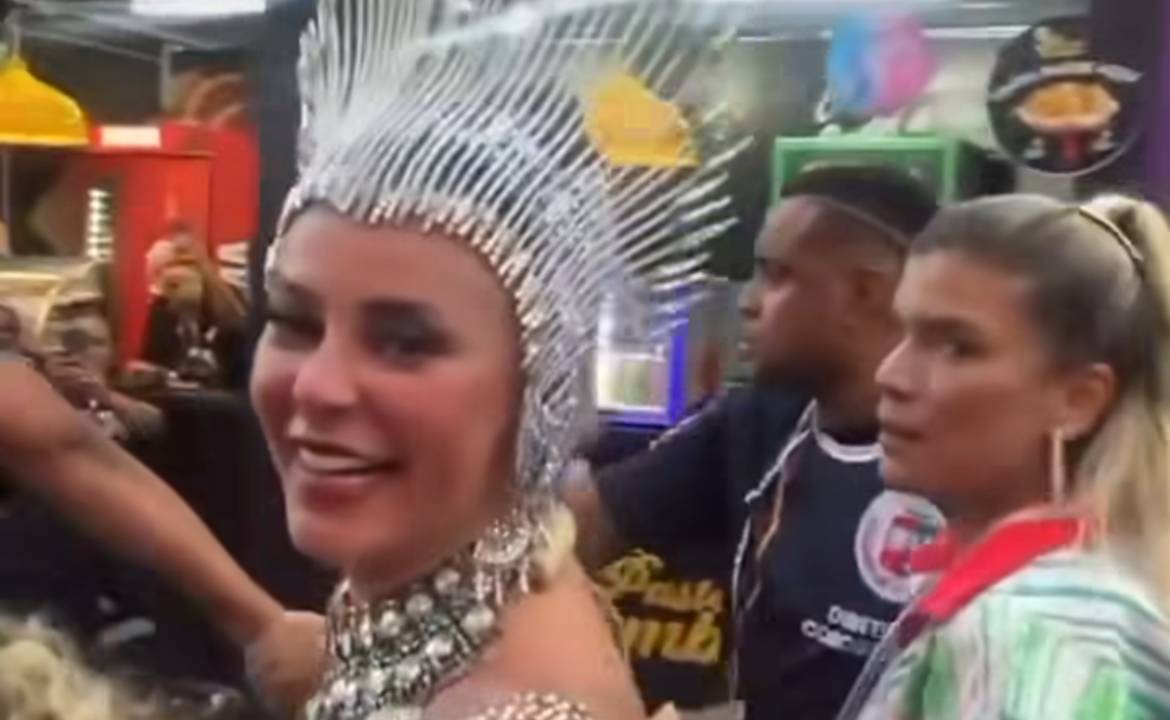 Paolla Oliveira: "A essa hora você me joga uma dessa na lata?"