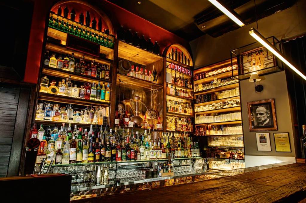 Bar -