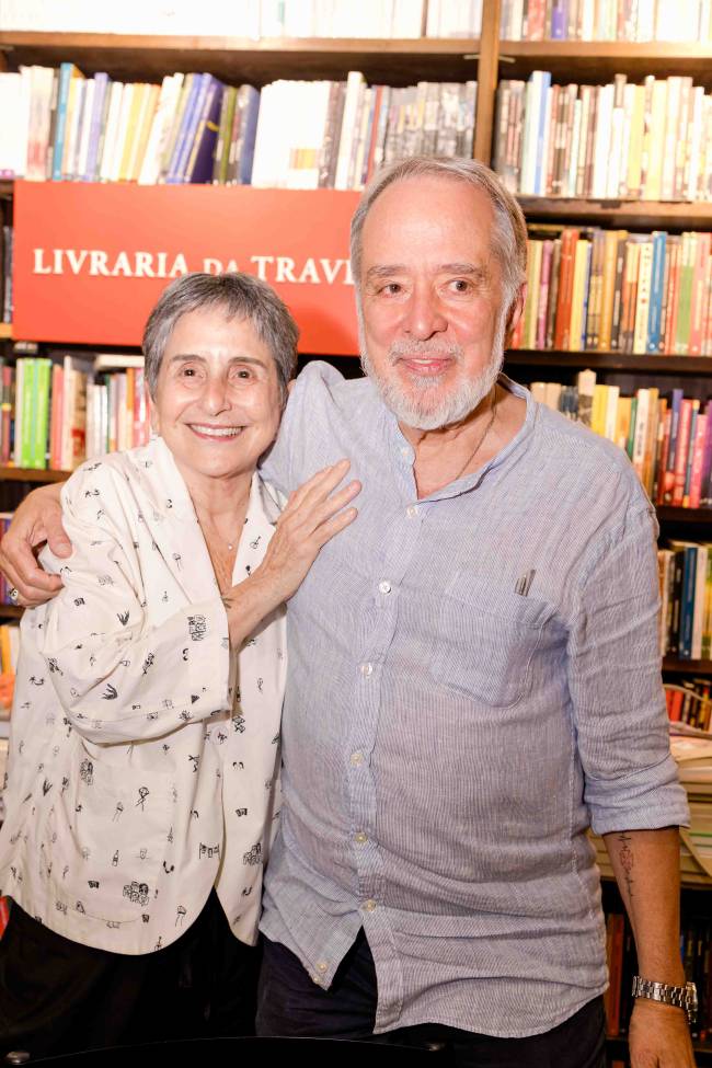 Luiz Nascimento e Zeca Camargo; Leilane Neubarth e Eugênia Moreyra