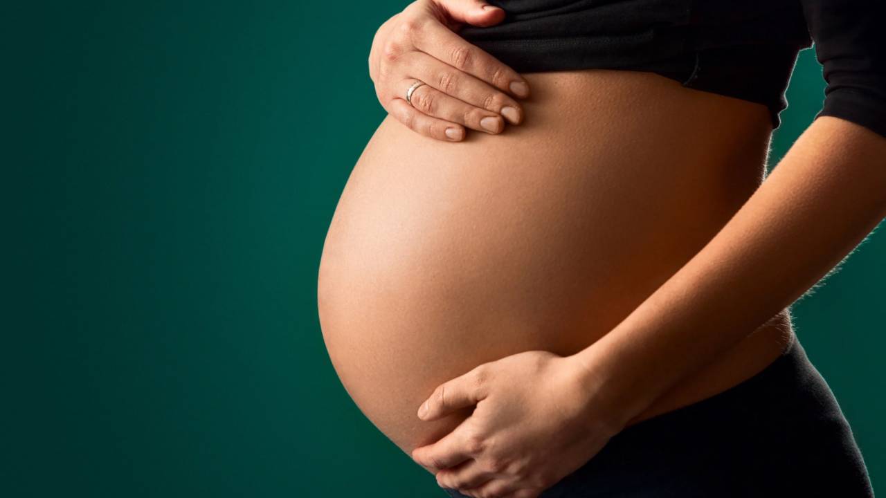 Algumas mulheres não conseguem retomar a forma ou sofrem com alterações profundas após a gravidez e recorrem ao chamado Mommy Makeover, conjunto de cirurgias plásticas