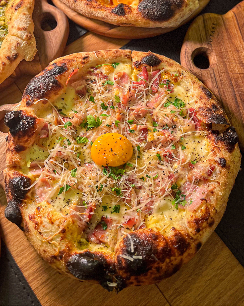 Jotabê: a carbonara se destaca no cardápio com gema ao centro