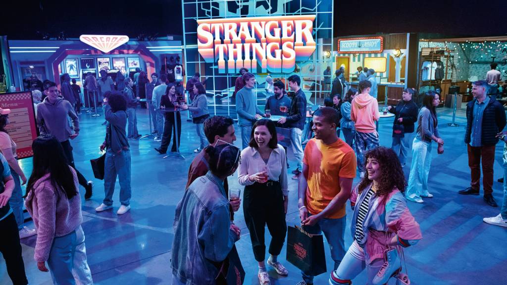 ST-Experience-MixTape-c_o-NETFLIX-1.png Crianças - Stranger Things em versão imersiva