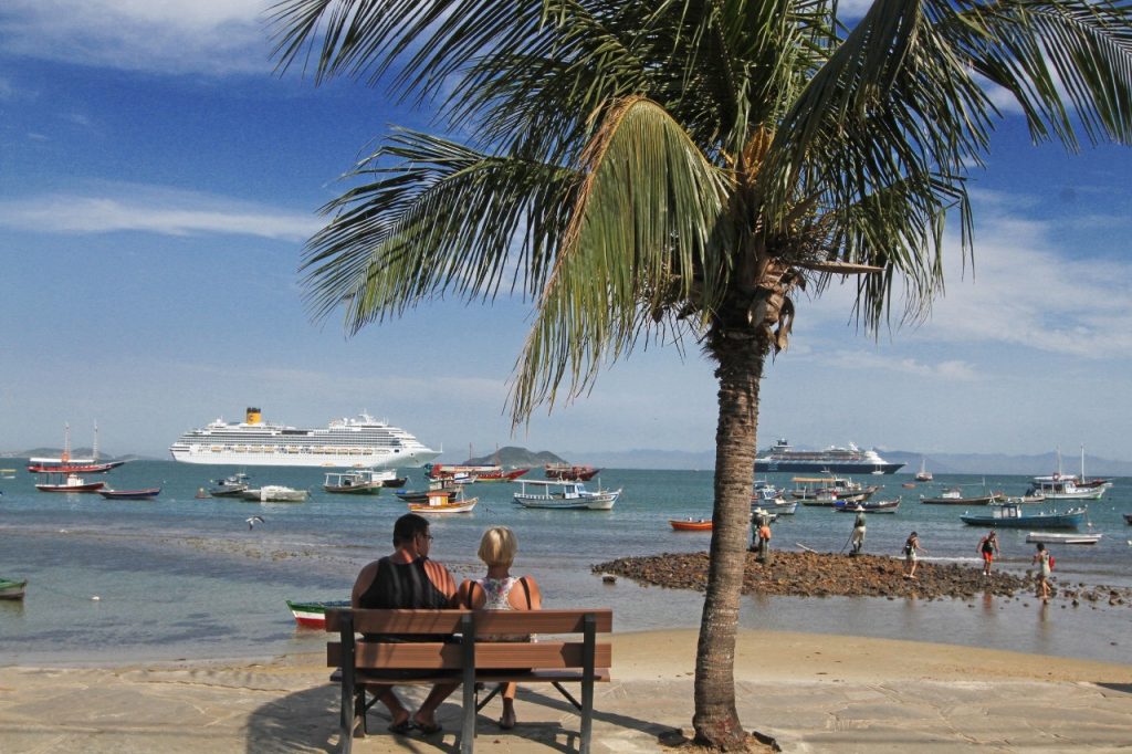 A favor dos cruzeiros, empresários buzianos fazem o “fechadão do comércio”