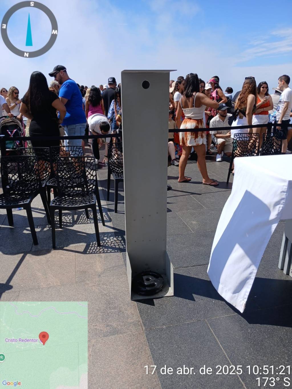 c1f7598c-d347-4a81-ae6f-a3d30bad81f0 Pedestal cai e fere turista no Corcovado; estrutura foi instalada sem aval do Iphan