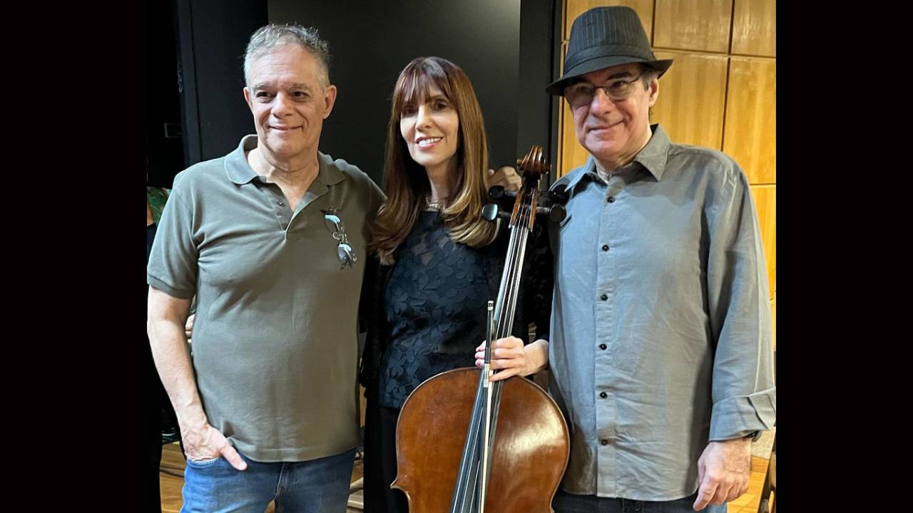 Os músicos Guilherme Dias Gomes, Denise Emmer e Alfredo Dias Gomes, filhos de Janete Clair e Dias Gomes