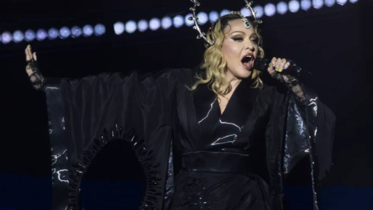 Madonna posta vídeo com bastidores do show em Copacabana