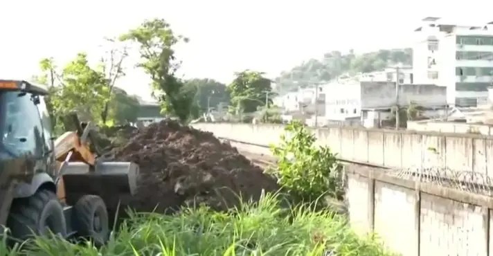Cariocas que dependem do metrô vivem manhã de caos com estações fechadas