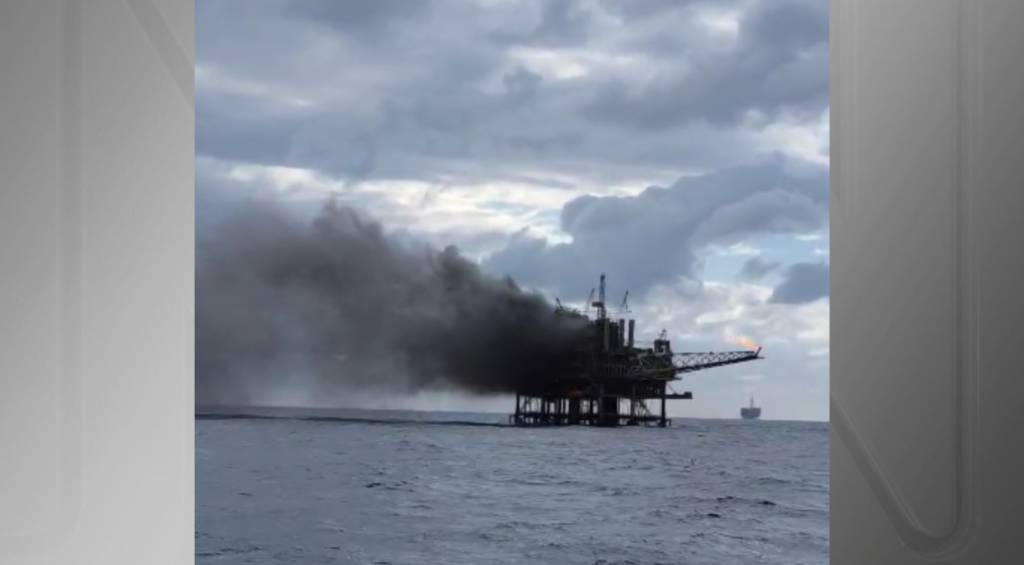 ‘Desmonte’, afirma sindicato após incêndio em plataforma de petróleo