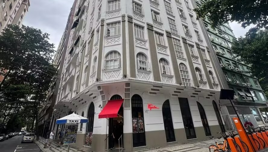 Vale o preço? Apartamento em Copacabana está à venda por 800 mil reais