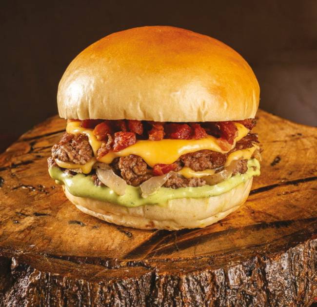 Smash com assinatura: Zenha Burger chega à Lapa com novo delivery