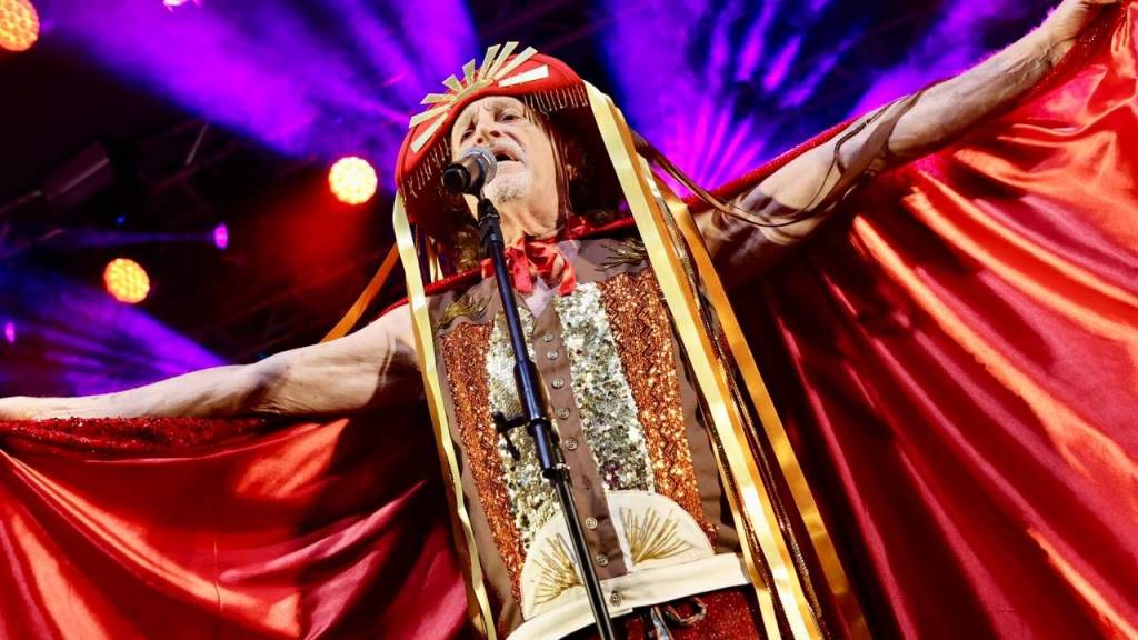 Como já é tradição, Alceu Valença comanda o Arraiá da Fundição deste ano