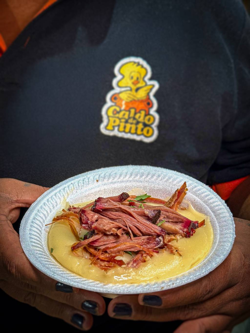 CALDO DE PINTO_Caldo de costela_Quintal dos Botecos Divulgação CALDO DE PINTO_Caldo de costela_Quintal dos Botecos Divulgação