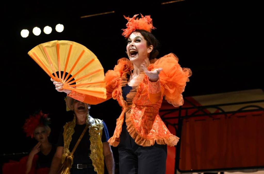 Teatro, por Claudia Chaves: “Os Mambembes”