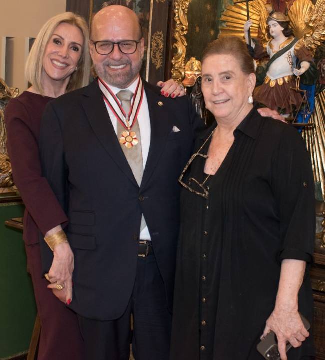 Isabela e Luiz Felipe Francisco com Madeileine Saade