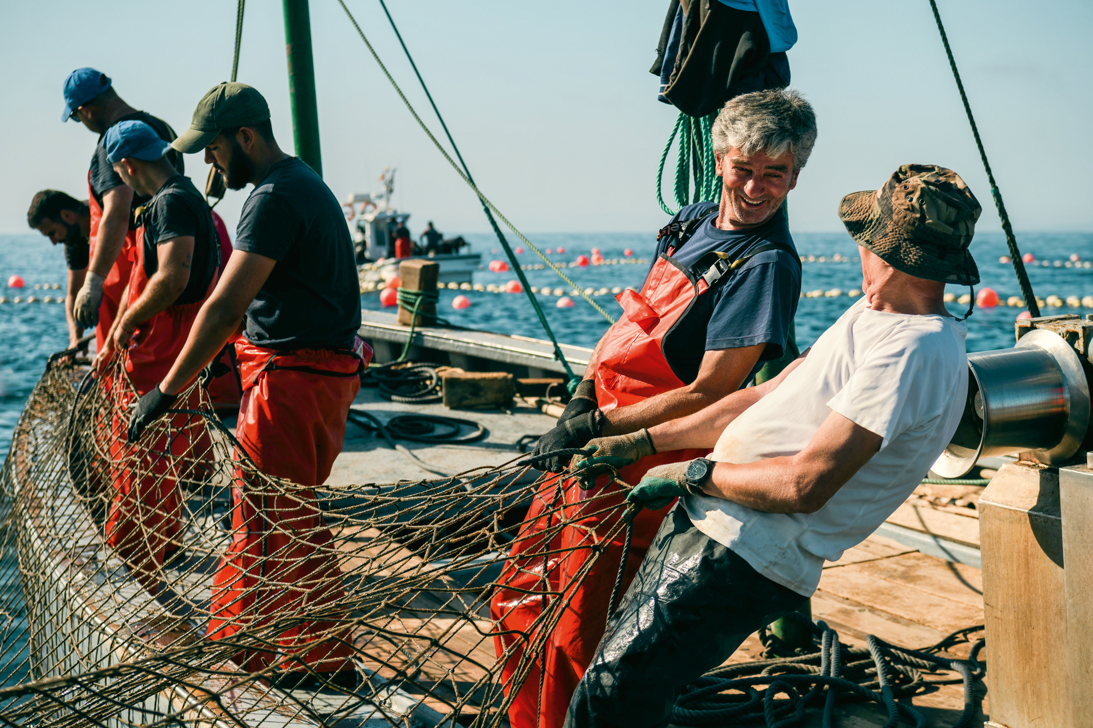 On&iacute;voros s&eacute;rie de Ren&eacute; Redzepi mostra pescadores na Espanha e seus labirintos de redes