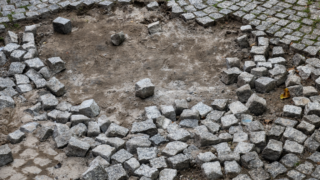 Até quando? Mais de 80% da população do Rio vive em ruas esburacadas