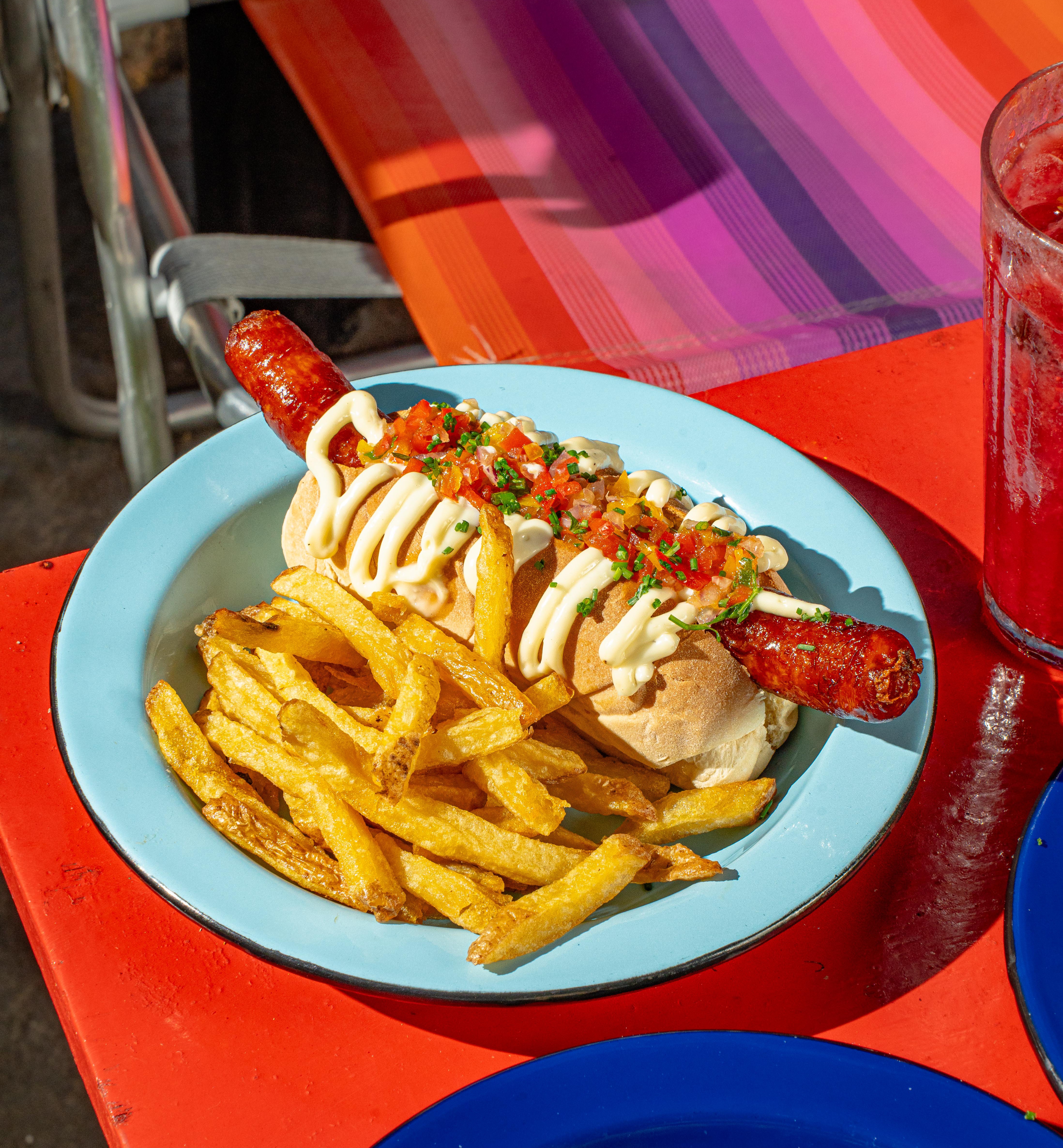 Xepa: goiabada picante e vinagrete no p&atilde;o com lingui&ccedil;a