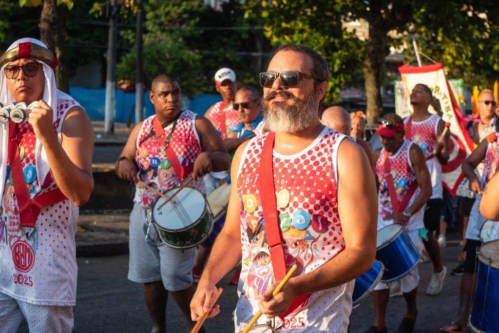 Zona Mental, atração do Museu do Pontal Percussionistas do bloco Zona Mental participarão de roda de samba no Museu do Ponta neste domingo (18)