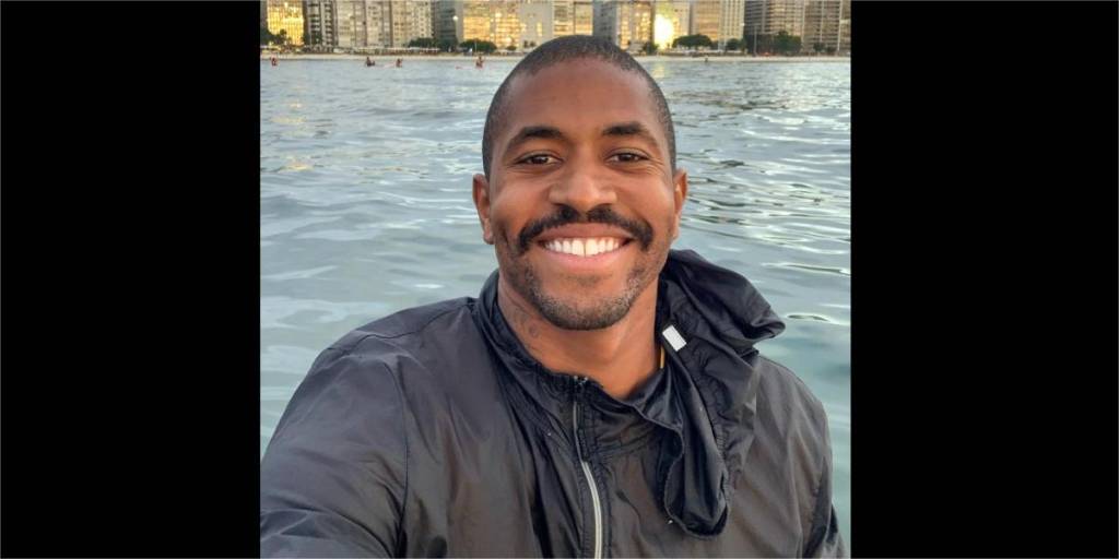 Perdeu algo no mar? O mergulhador Jonatas de Souza recupera